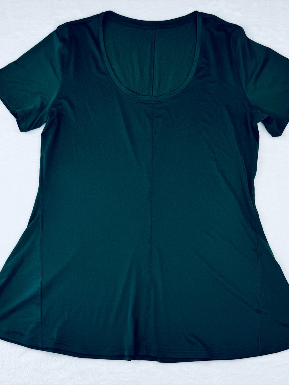 Lululemon Flowy Hem Short-Sleeve Shirt. Scoop neck. No size tag, maybe a size M?
